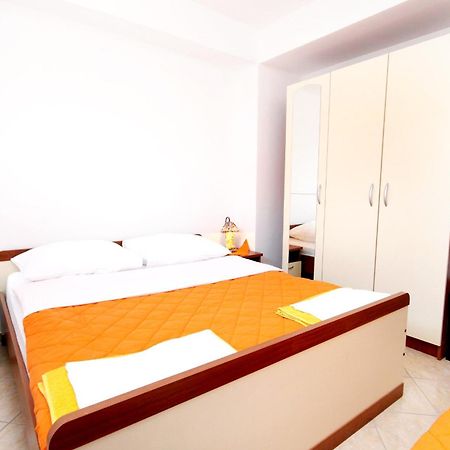 Apartments With A Parking Space Seline, Paklenica - 6603 Starigrad Paklenica Δωμάτιο φωτογραφία