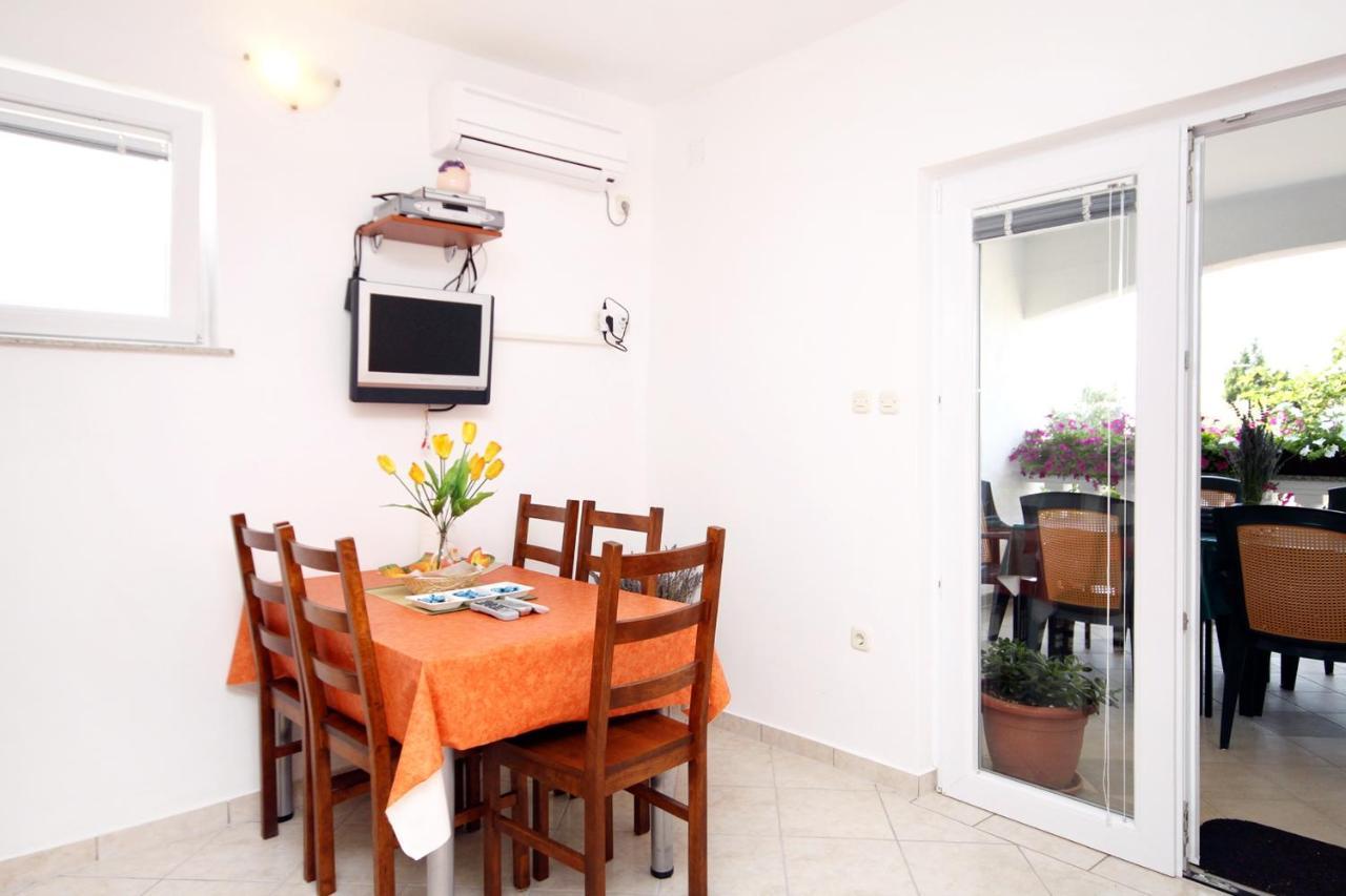 Apartments With A Parking Space Seline, Paklenica - 6603 Starigrad Paklenica Εξωτερικό φωτογραφία
