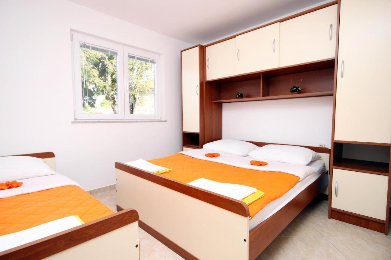 Apartments With A Parking Space Seline, Paklenica - 6603 Starigrad Paklenica Εξωτερικό φωτογραφία