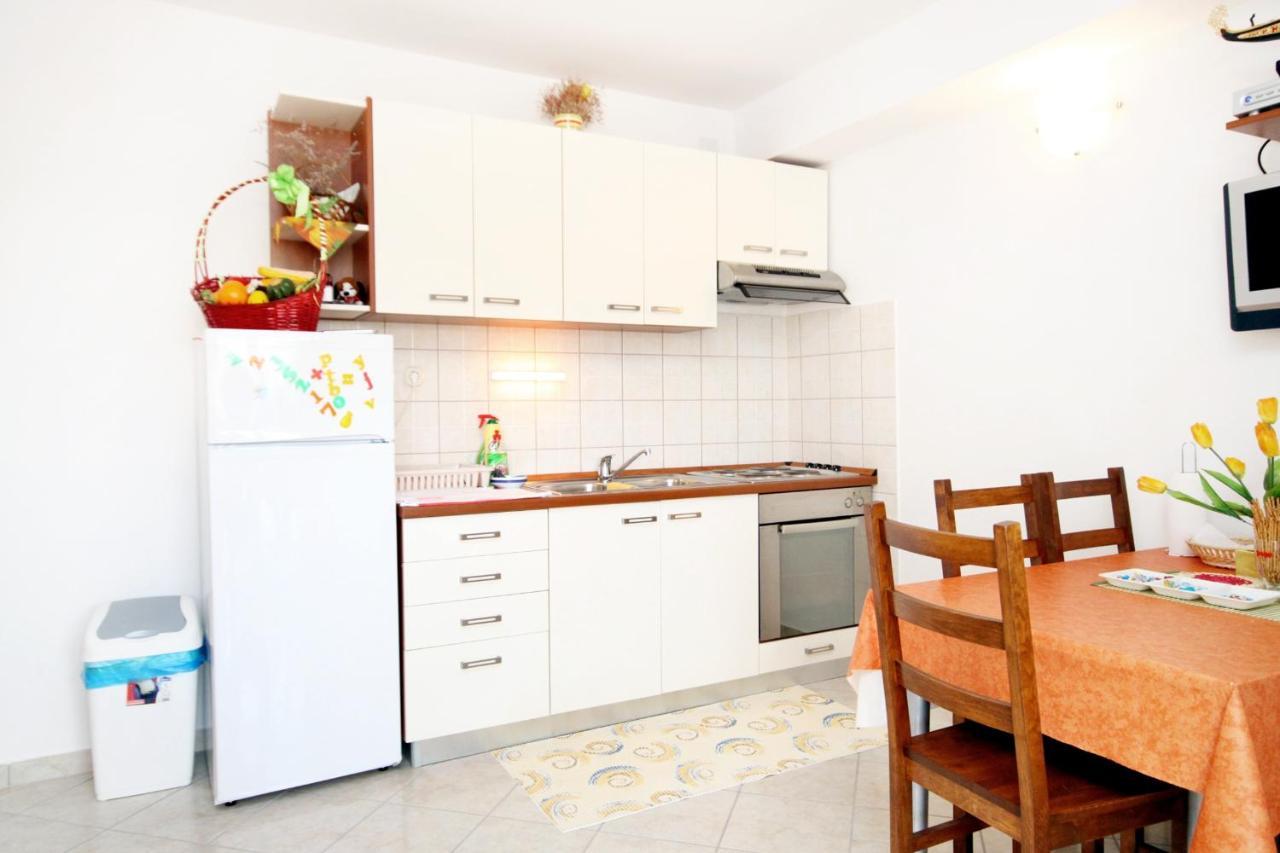 Apartments With A Parking Space Seline, Paklenica - 6603 Starigrad Paklenica Εξωτερικό φωτογραφία