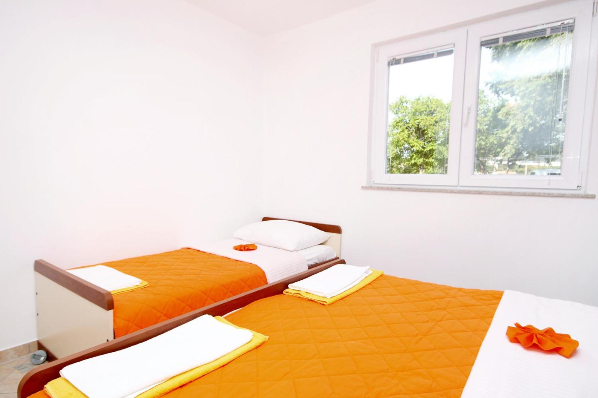 Apartments With A Parking Space Seline, Paklenica - 6603 Starigrad Paklenica Δωμάτιο φωτογραφία